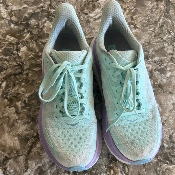 Hoka Women's Clifton 9 / Q4 - Picture 2 of 6